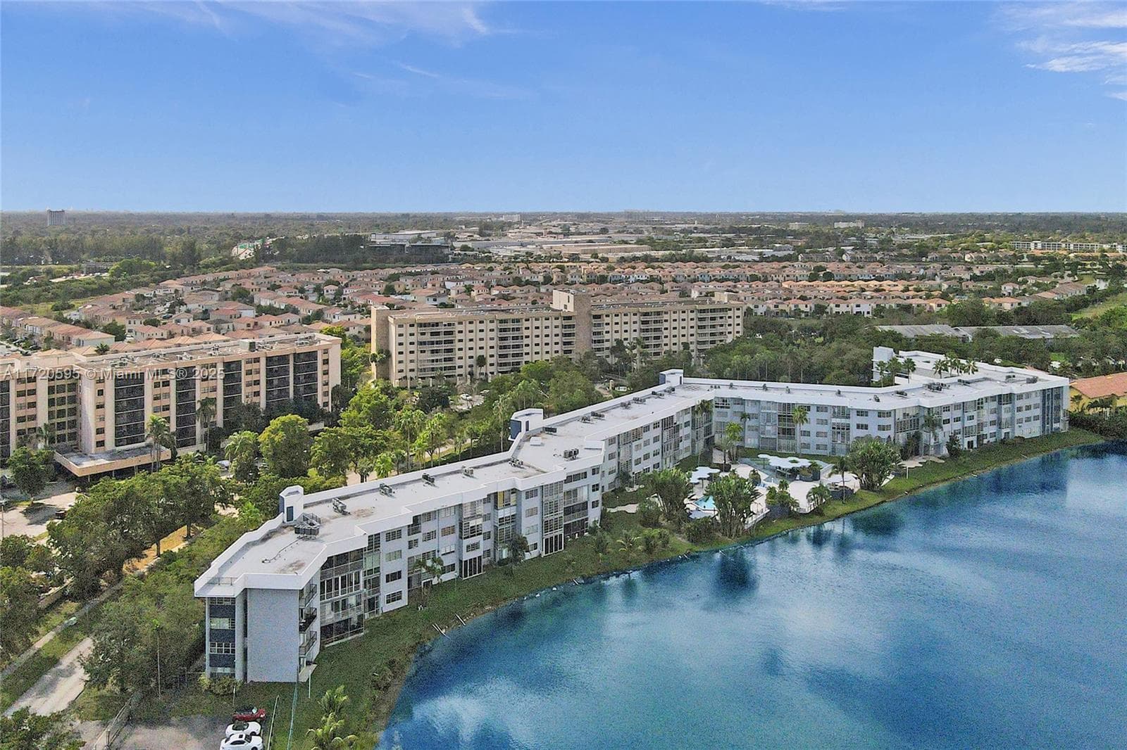 AZURE LAKE CONDO · #222 in Miami - Photo 6