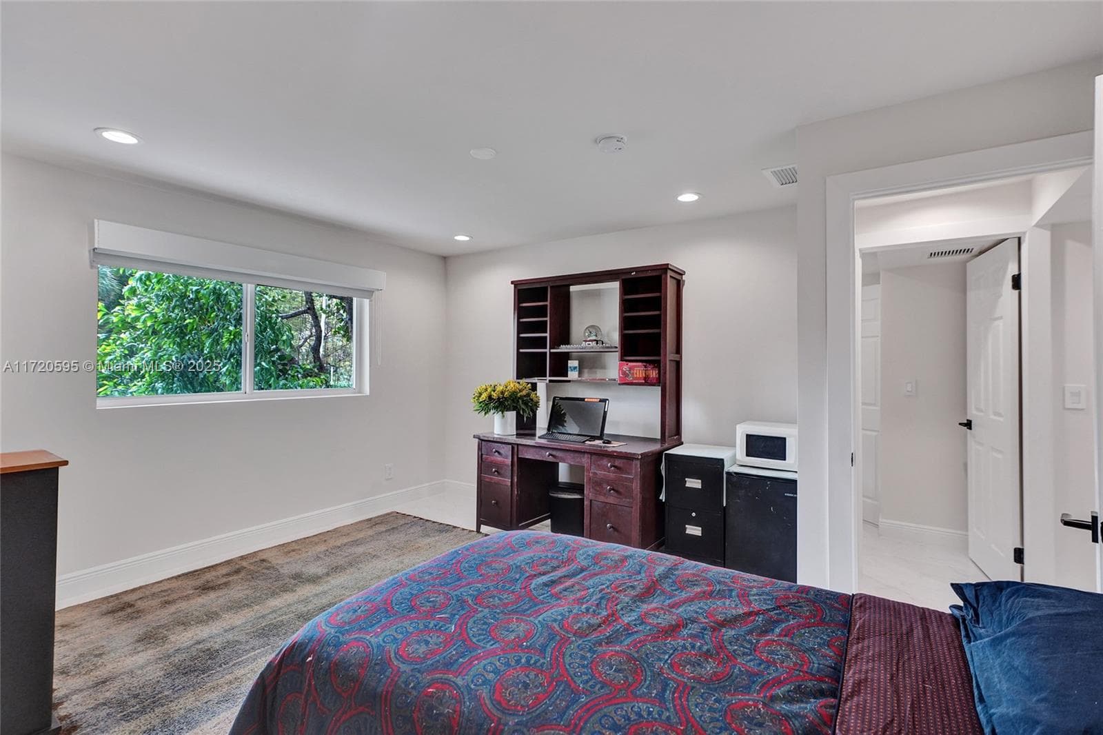 AZURE LAKE CONDO · #222 in Miami - Photo 56