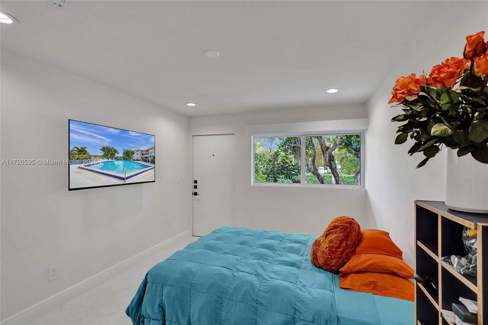 AZURE LAKE CONDO · #222 in Miami - Photo 66