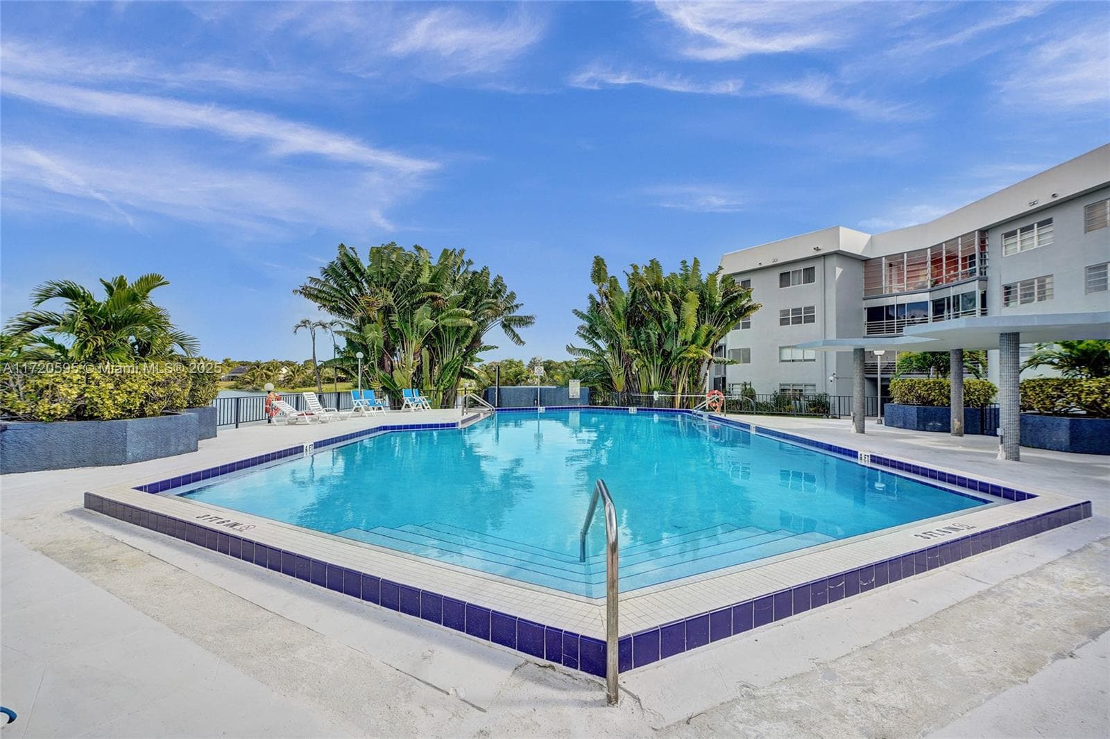 AZURE LAKE CONDO · #222 in Miami - Photo 88