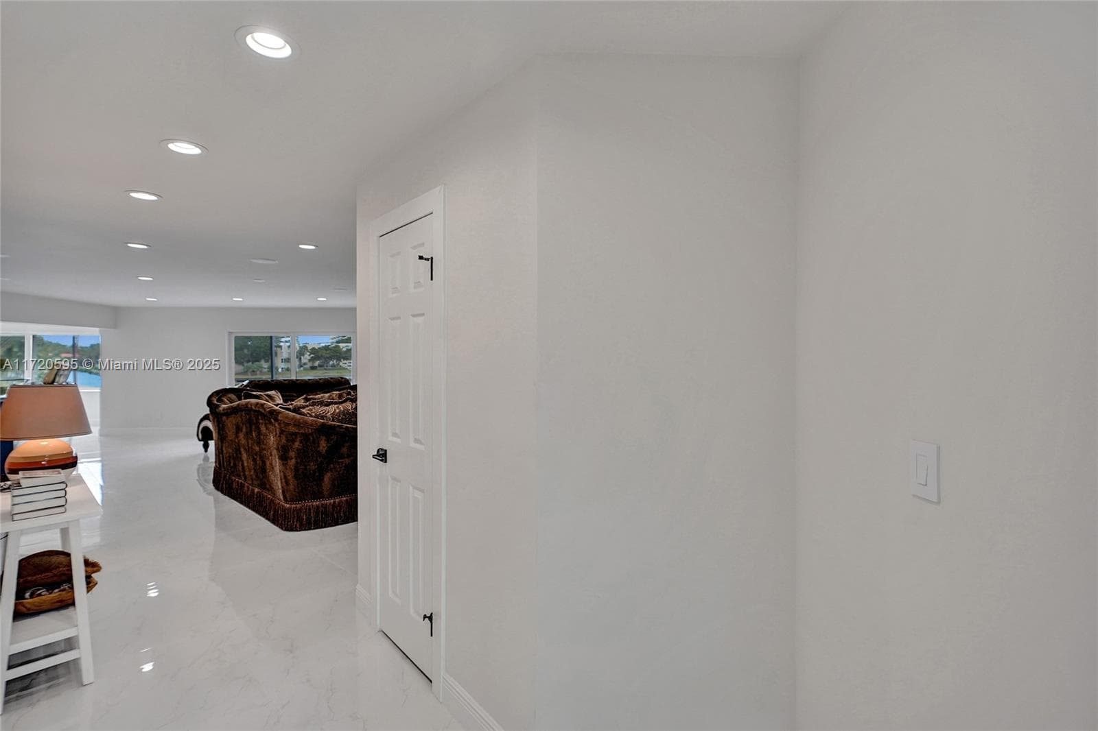AZURE LAKE CONDO · #222 in Miami - Photo 20