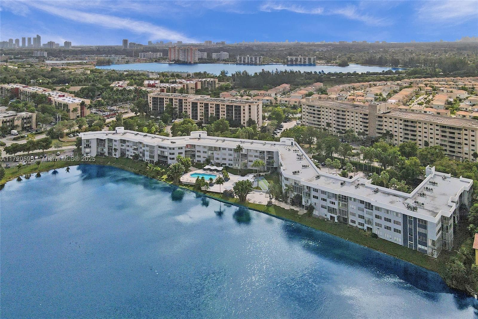 AZURE LAKE CONDO · #222 in Miami - Photo 9