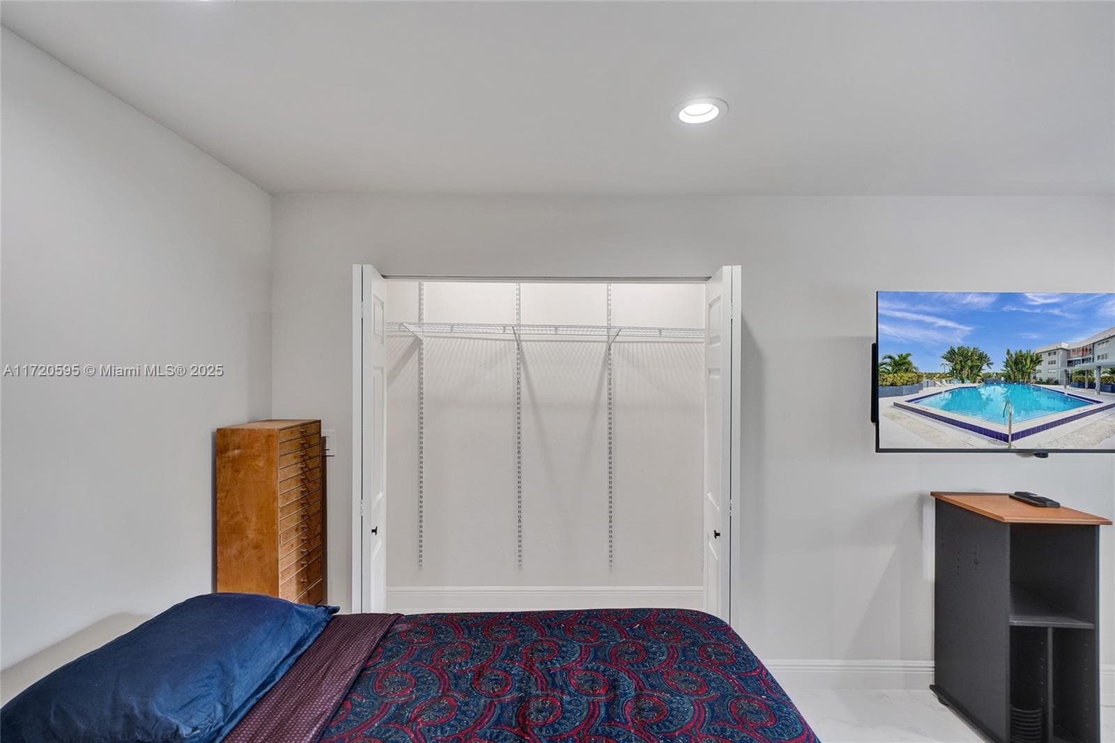 AZURE LAKE CONDO · #222 in Miami - Photo 58