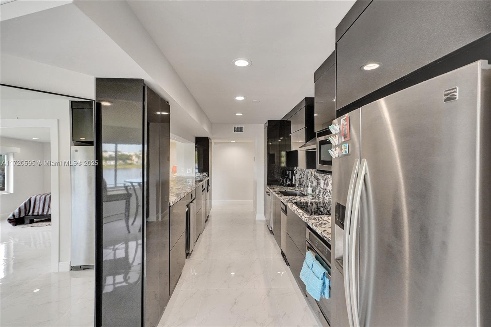 AZURE LAKE CONDO · #222 in Miami - Photo 40
