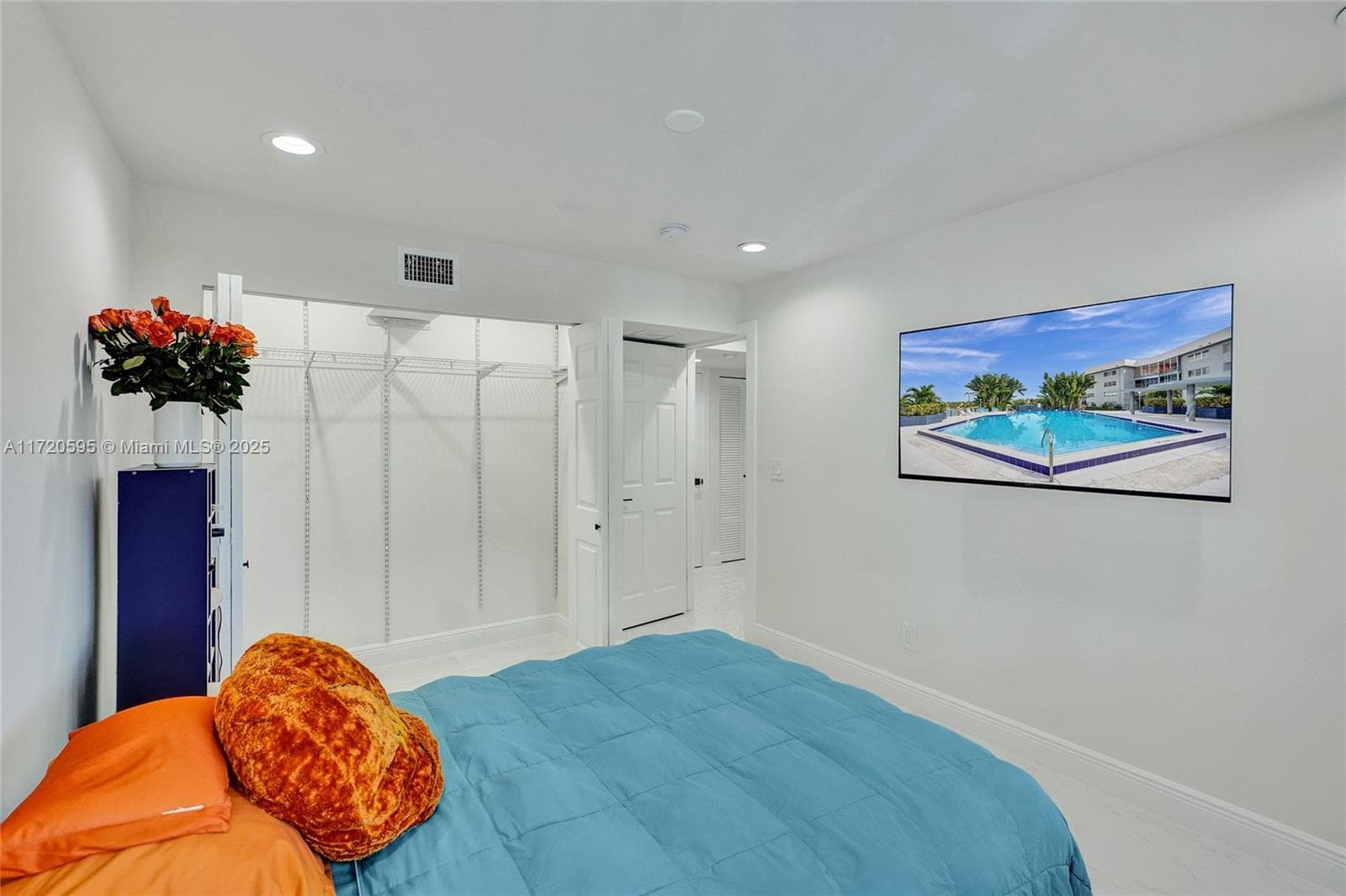 AZURE LAKE CONDO · #222 in Miami - Photo 68
