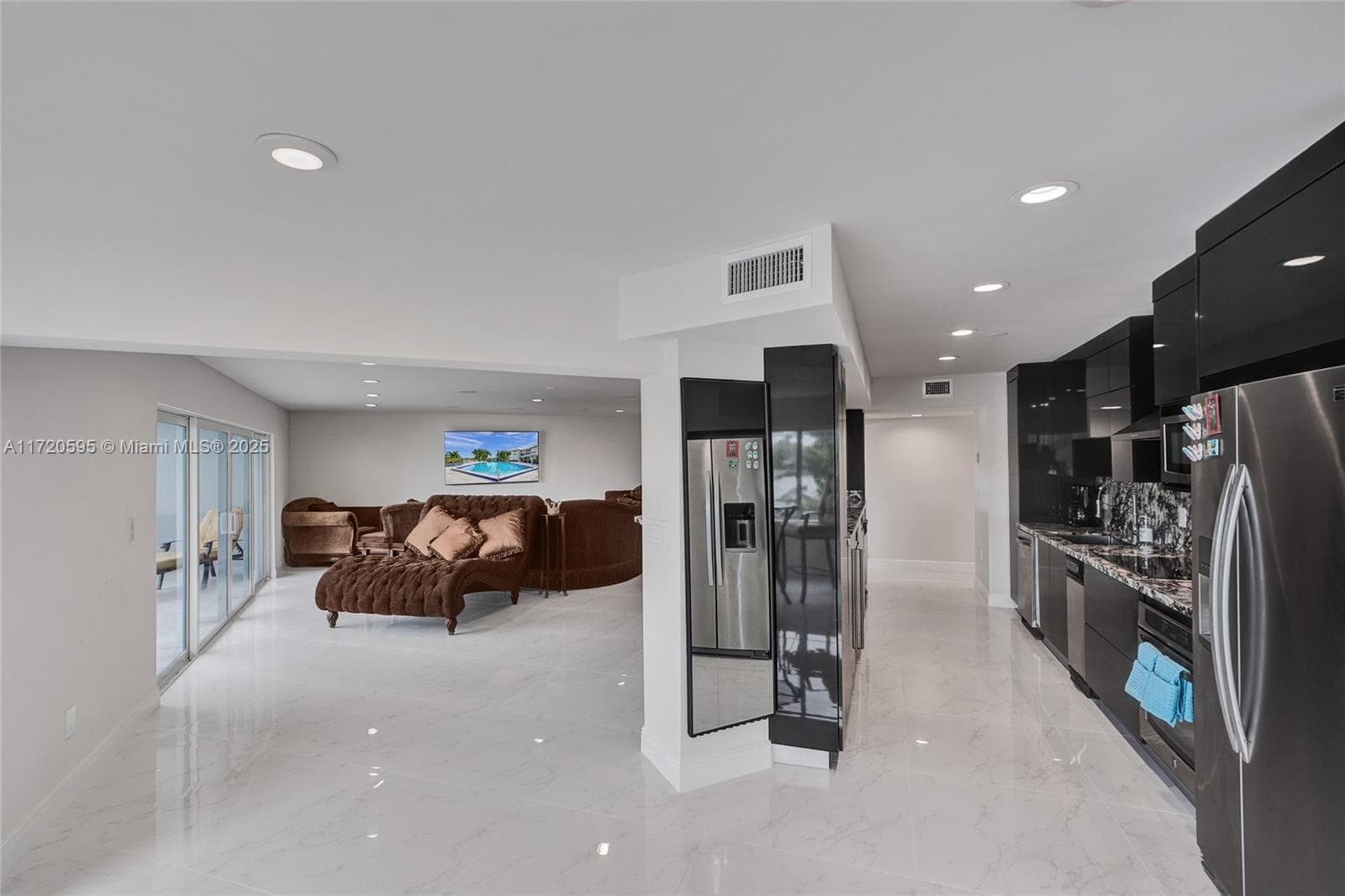 AZURE LAKE CONDO · #222 in Miami - Photo 29