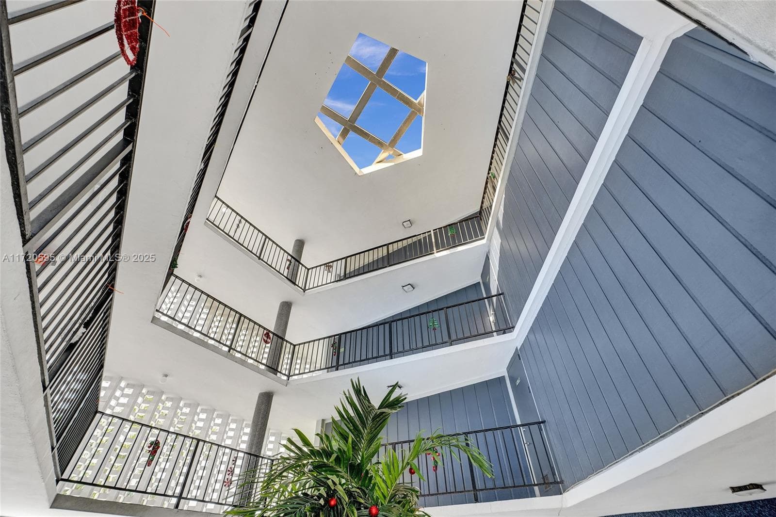 AZURE LAKE CONDO · #222 in Miami - Photo 85