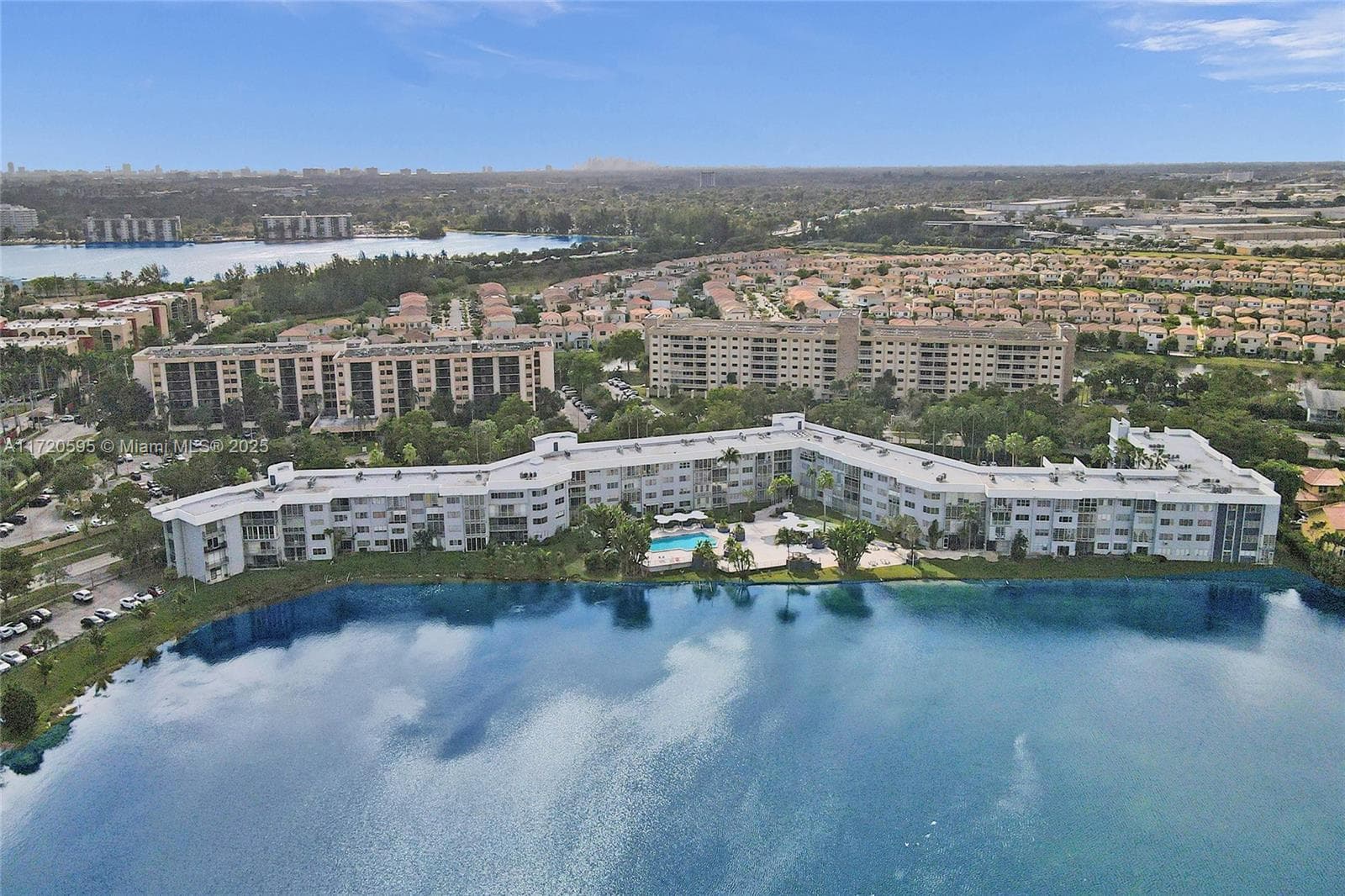 AZURE LAKE CONDO · #222 in Miami - Photo 8
