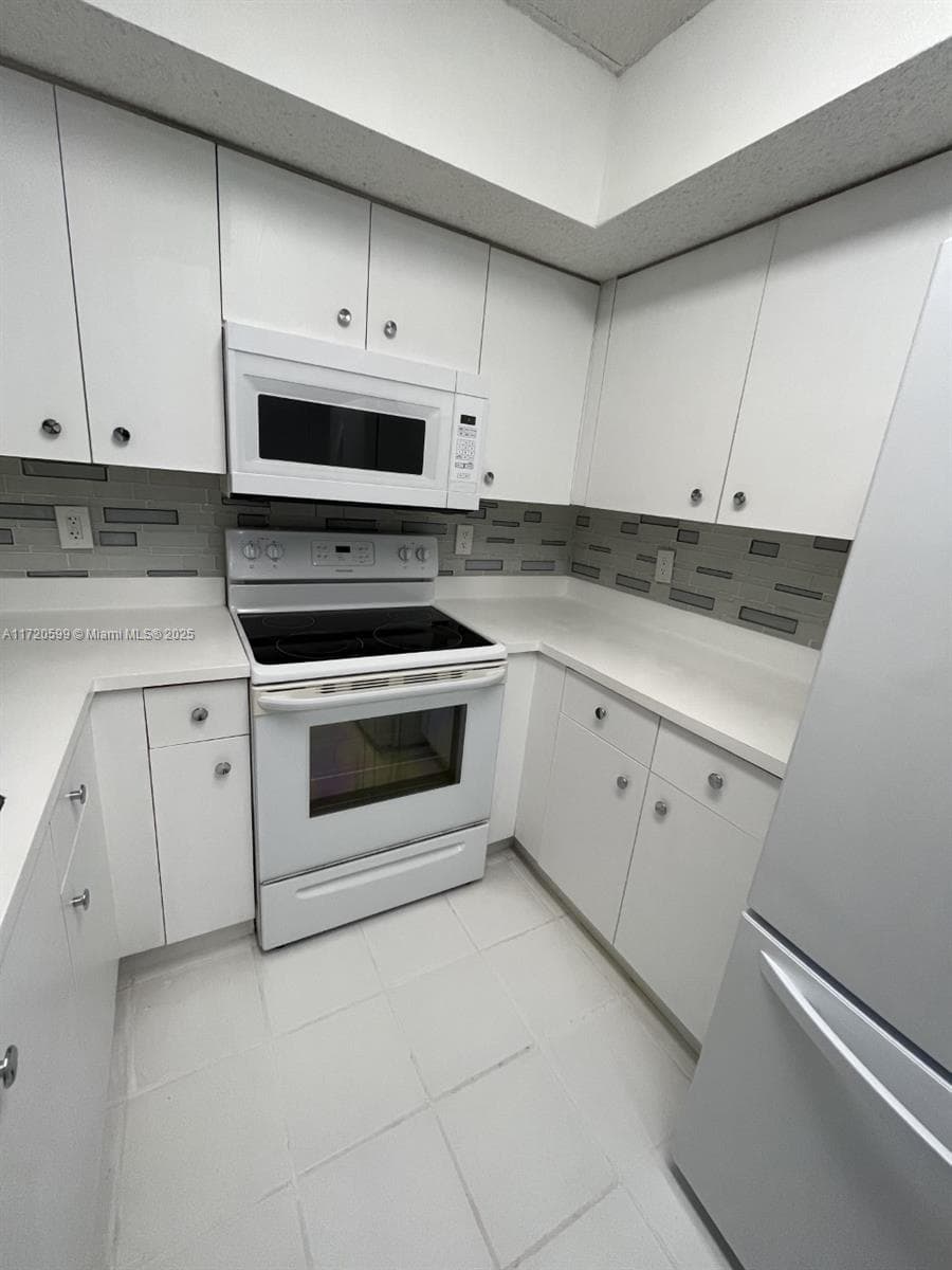 CLUB CARIBE CONDO · #422 in Coconut Creek - Photo 2