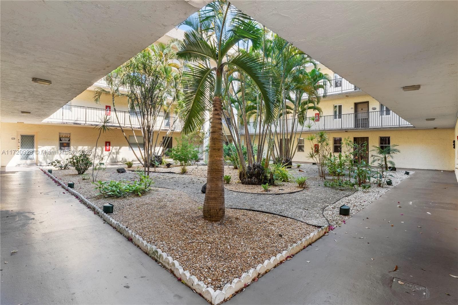 Somerset · #102 in Lauderdale Lakes - Photo 42