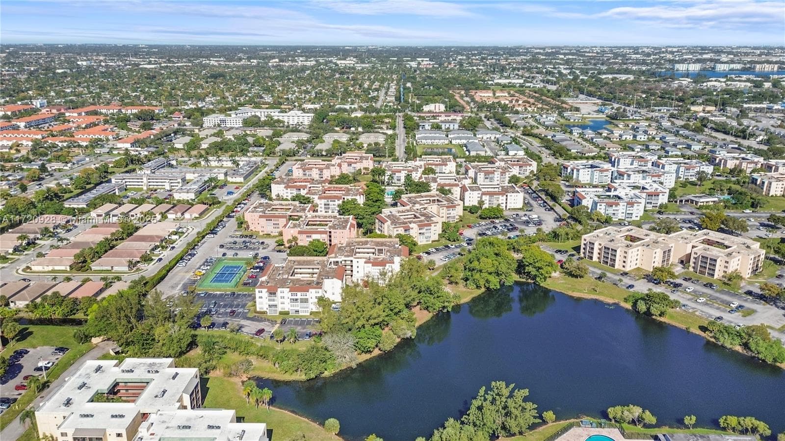 Somerset · #102 in Lauderdale Lakes - Photo 10