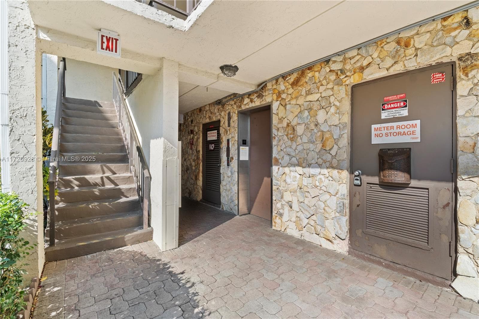 Somerset · #102 in Lauderdale Lakes - Photo 41