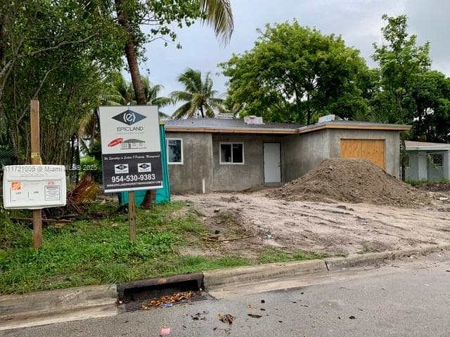 2915 NW 7th Ct photo 5