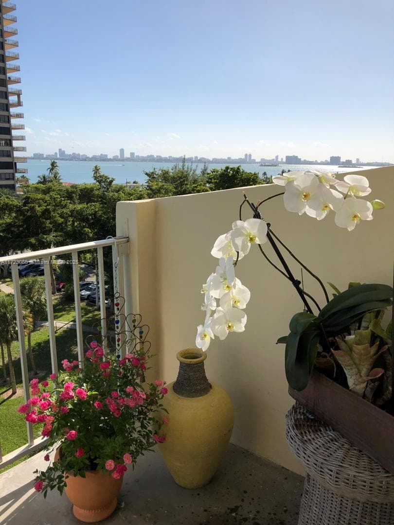 Jockey Club Condo Ph II · #7G in Miami - Photo 6