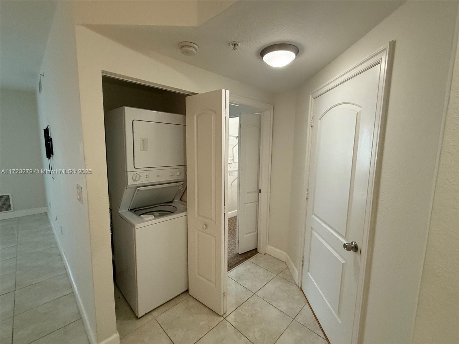 RADIUS CONDO · #421 in Hollywood - Photo 23