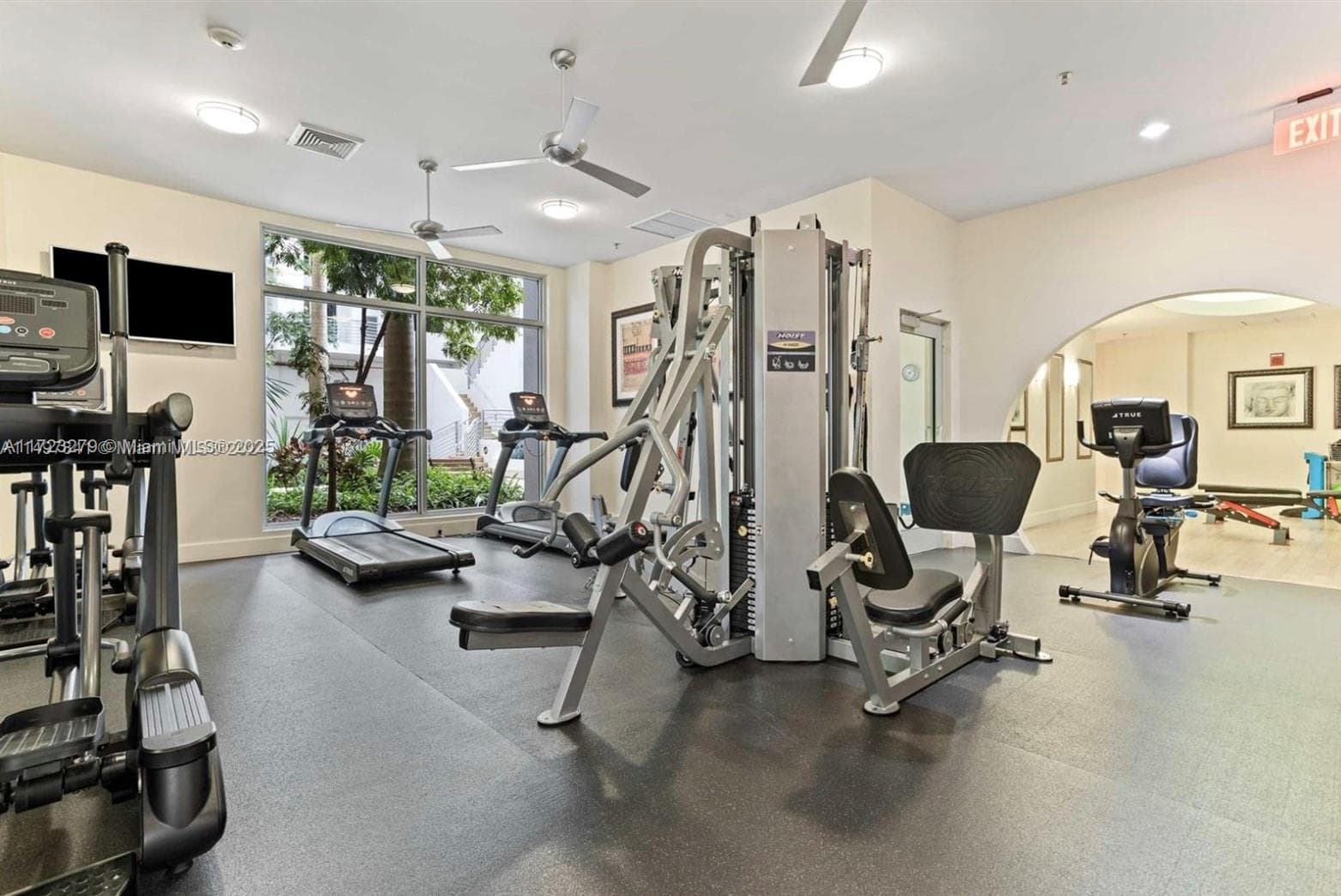RADIUS CONDO · #421 in Hollywood - Photo 12