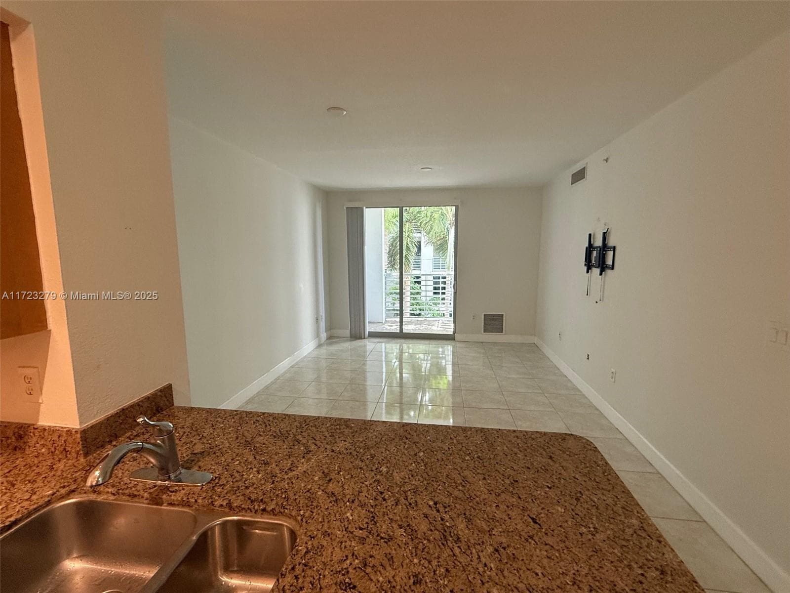 RADIUS CONDO · #421 in Hollywood - Photo 22