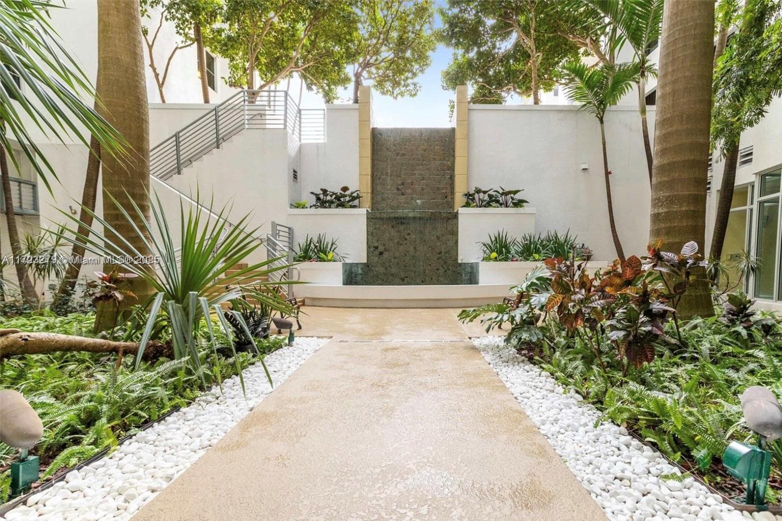 RADIUS CONDO · #421 in Hollywood - Photo 4