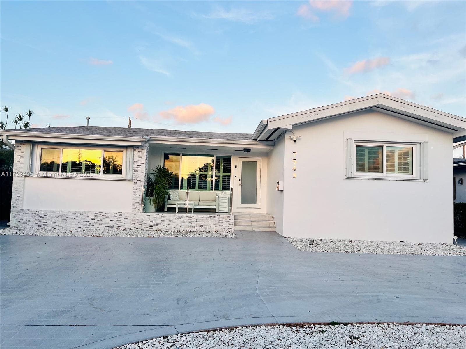 7549 Adventure Ave photo 10