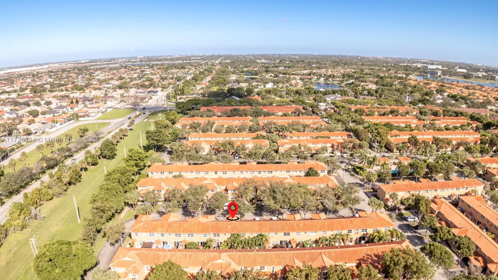 VILLA VIZCAYA CONDO · #1607 in Miami Lakes - Photo 3