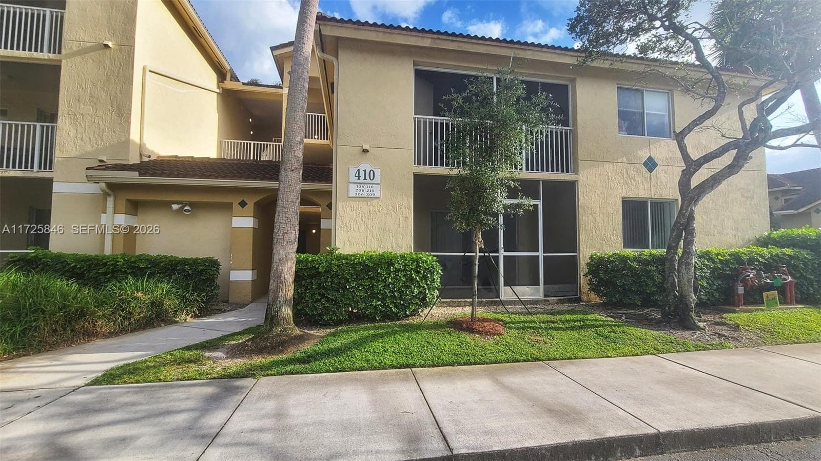 PINEHURST CLUB CONDO · #1-110 in Hollywood - Photo 2
