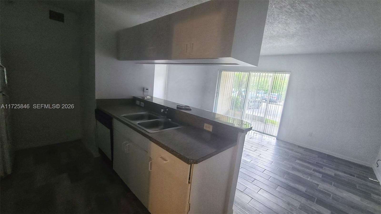 PINEHURST CLUB CONDO · #1-110 in Hollywood - Photo 7