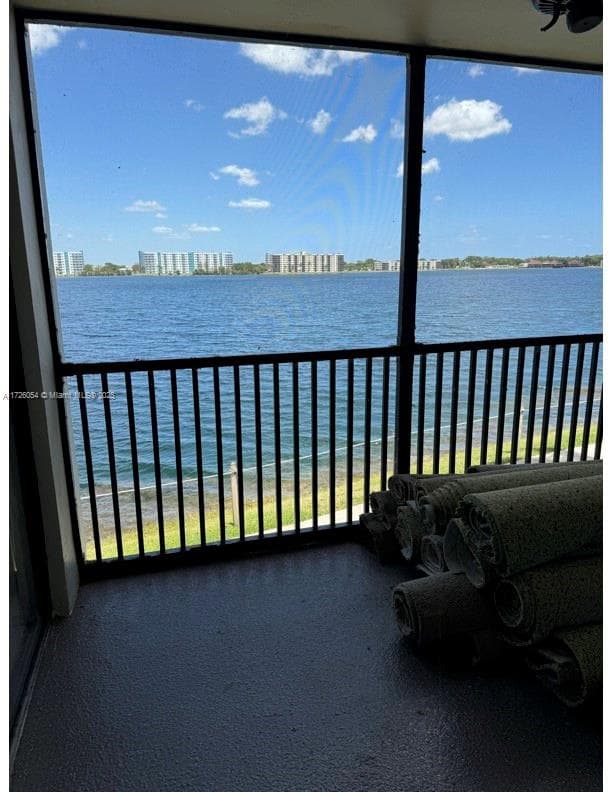 LAKE EMERALD CONDOMINIUM · #202 in Oakland Park - Photo 2