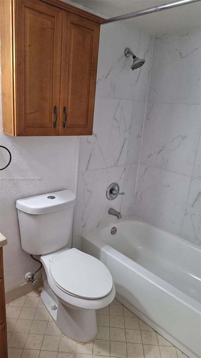 LAKE EMERALD CONDOMINIUM · #202 in Oakland Park - Photo 42