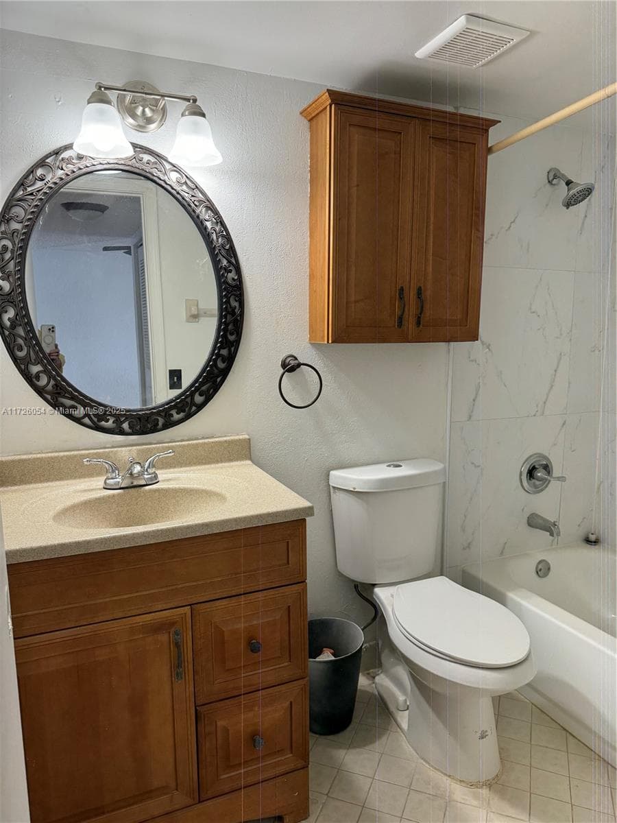 LAKE EMERALD CONDOMINIUM · #202 in Oakland Park - Photo 13