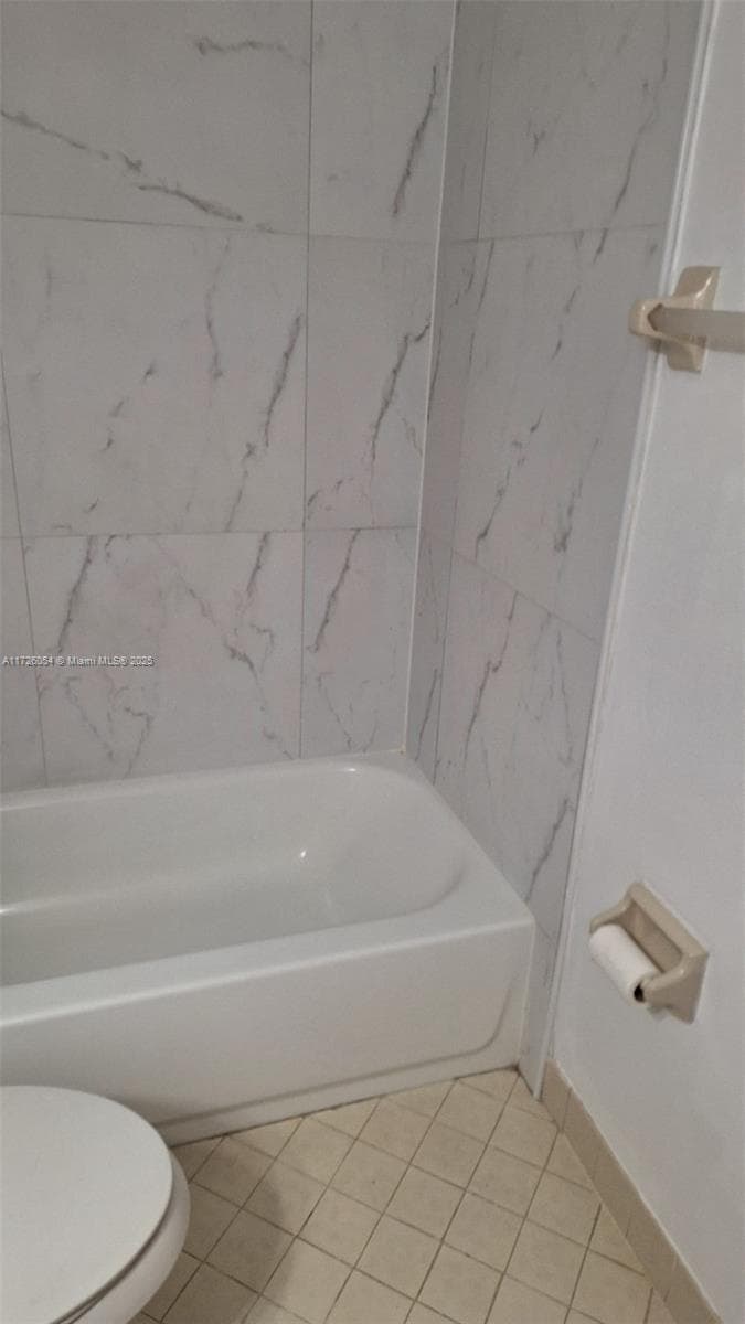 LAKE EMERALD CONDOMINIUM · #202 in Oakland Park - Photo 43