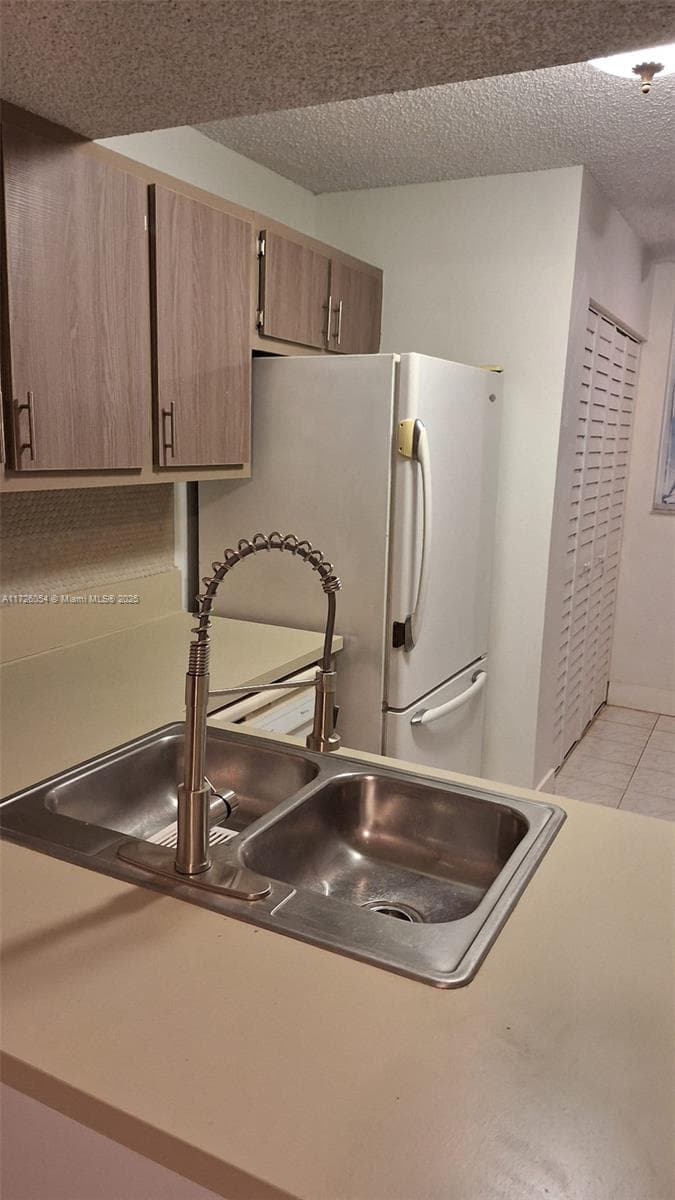 LAKE EMERALD CONDOMINIUM · #202 in Oakland Park - Photo 36