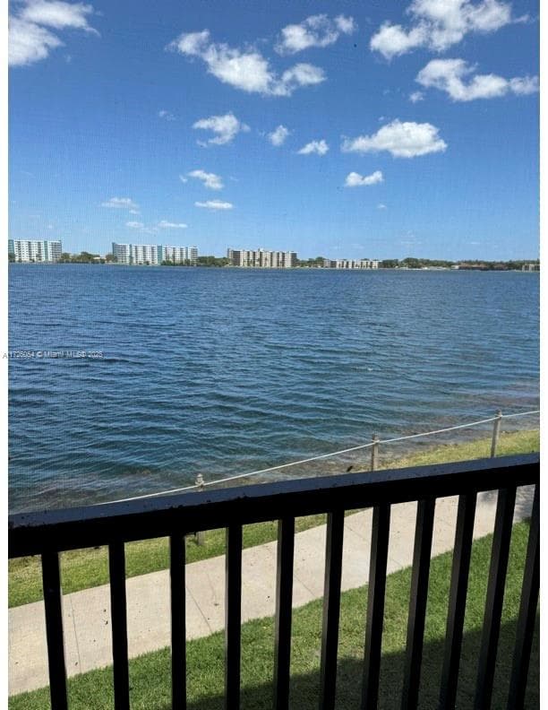 LAKE EMERALD CONDOMINIUM · #202 in Oakland Park - Photo 1