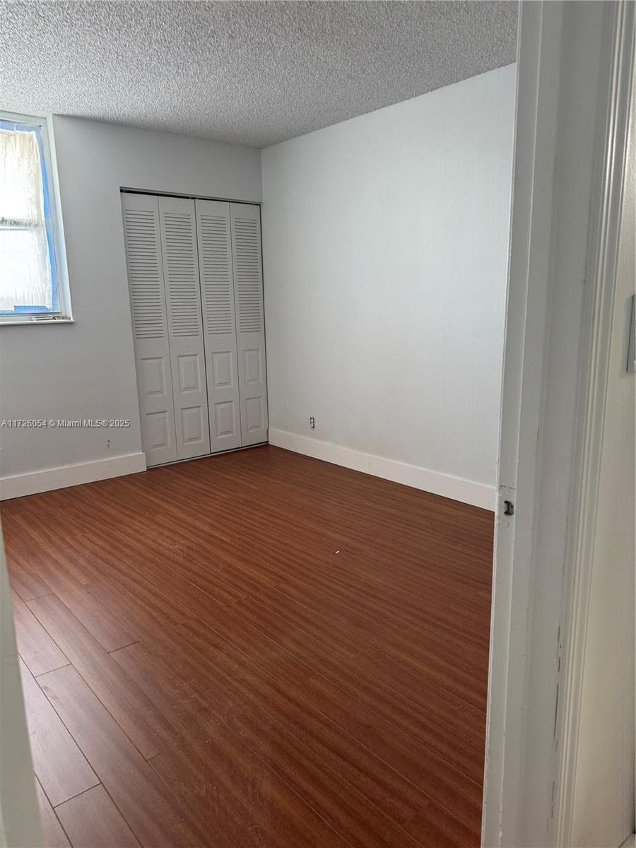 LAKE EMERALD CONDOMINIUM · #202 in Oakland Park - Photo 10