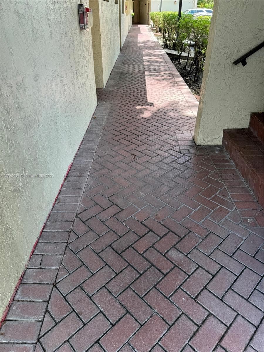 LAKE EMERALD CONDOMINIUM · #202 in Oakland Park - Photo 14