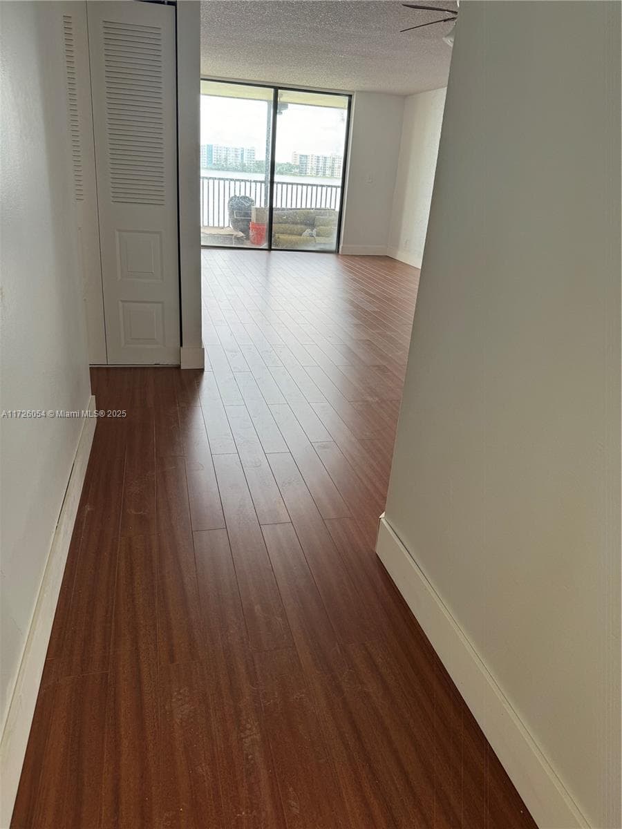LAKE EMERALD CONDOMINIUM · #202 in Oakland Park - Photo 8