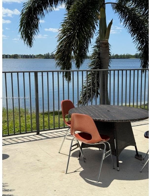LAKE EMERALD CONDOMINIUM · #202 in Oakland Park - Photo 25