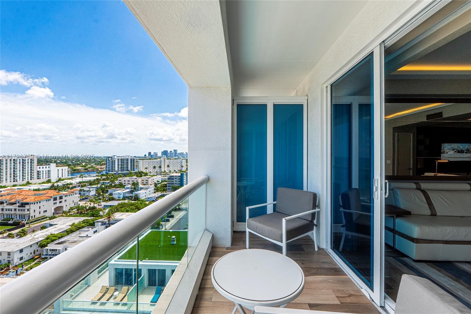 Conrad · #R2210 in Fort Lauderdale - Photo 2