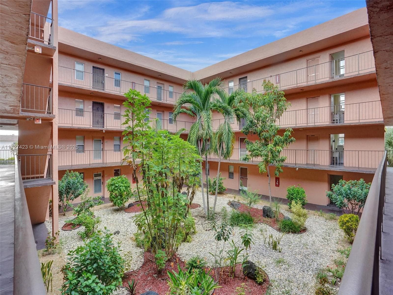Somerset · #317 in Lauderdale Lakes - Photo 23