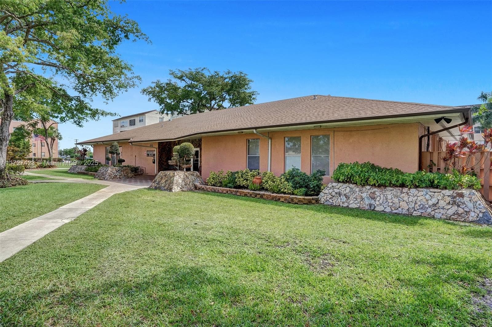 Somerset · #317 in Lauderdale Lakes - Photo 25