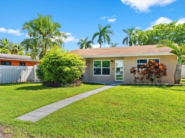 4330 SW 34th Ln photo 2