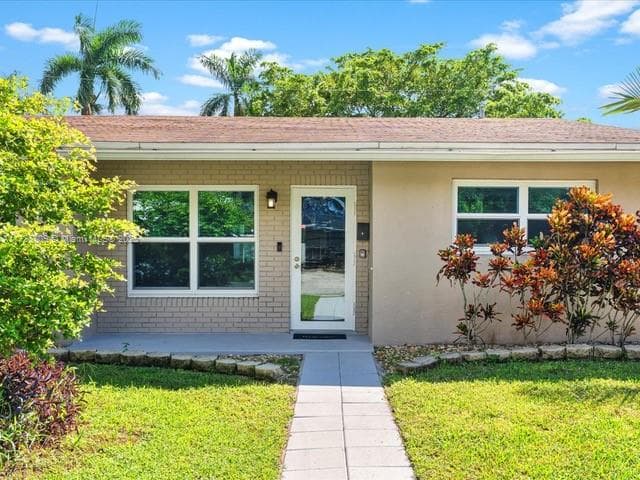 4330 SW 34th Ln photo 3