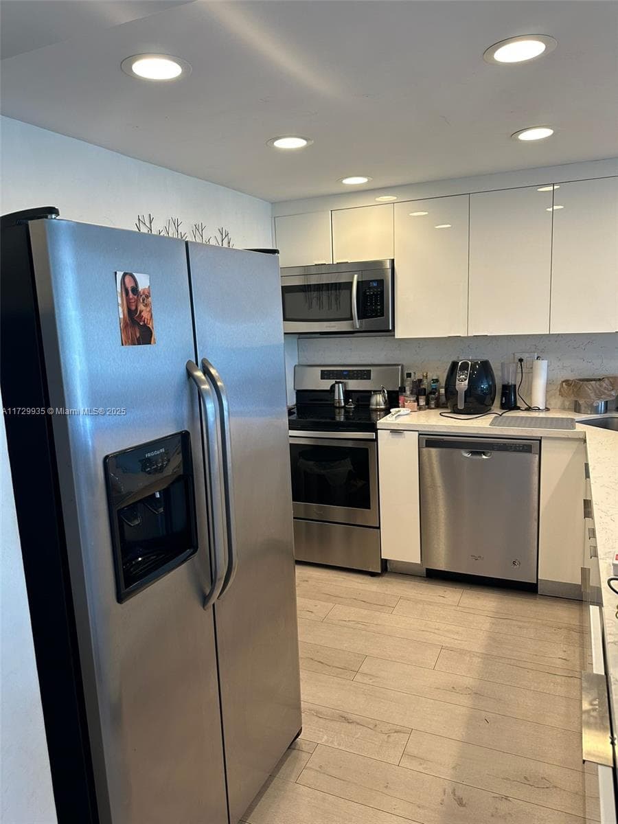 BAYVIEW TOWERS · #A310 in North Miami - Photo 8