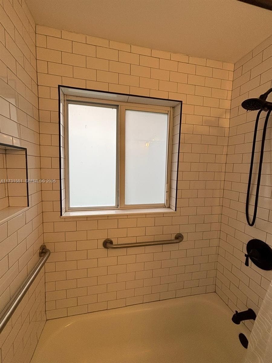 1426 Arthur St photo 13