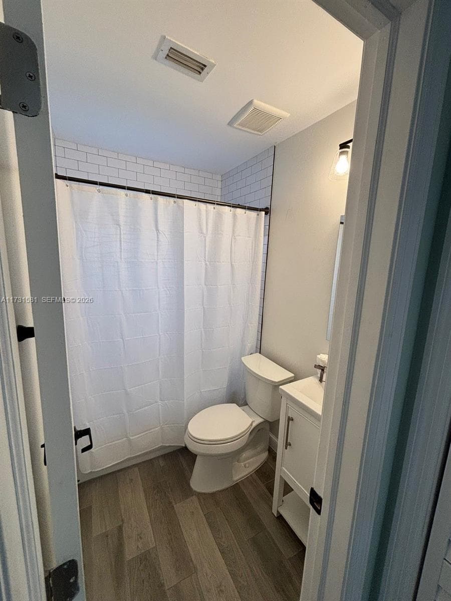 1426 Arthur St photo 12