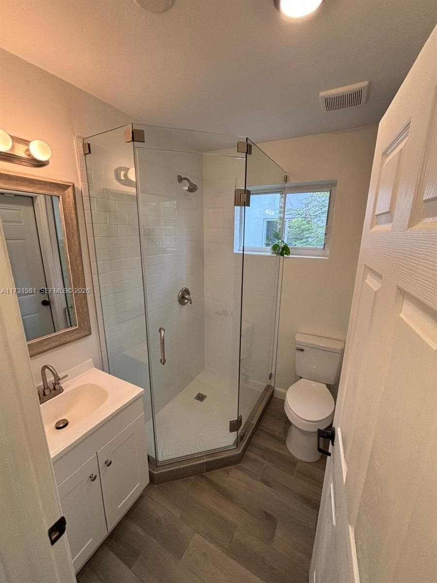 1426 Arthur St photo 7