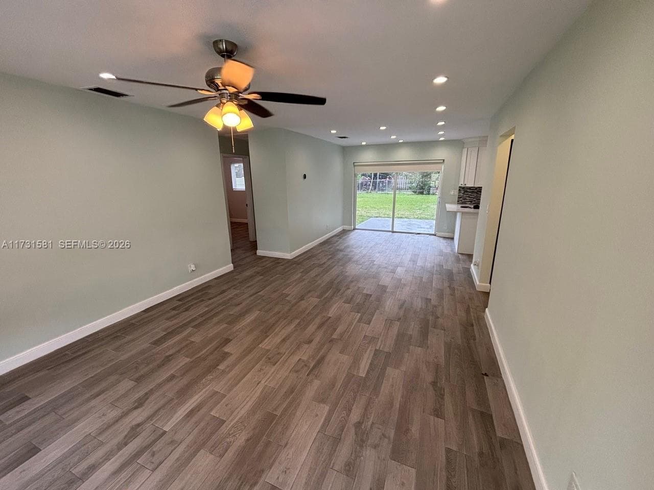 1426 Arthur St photo 3