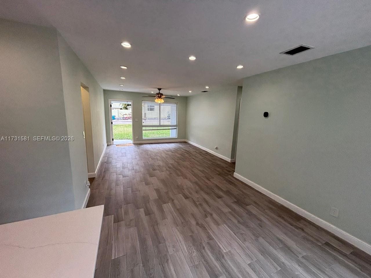 1426 Arthur St photo 4