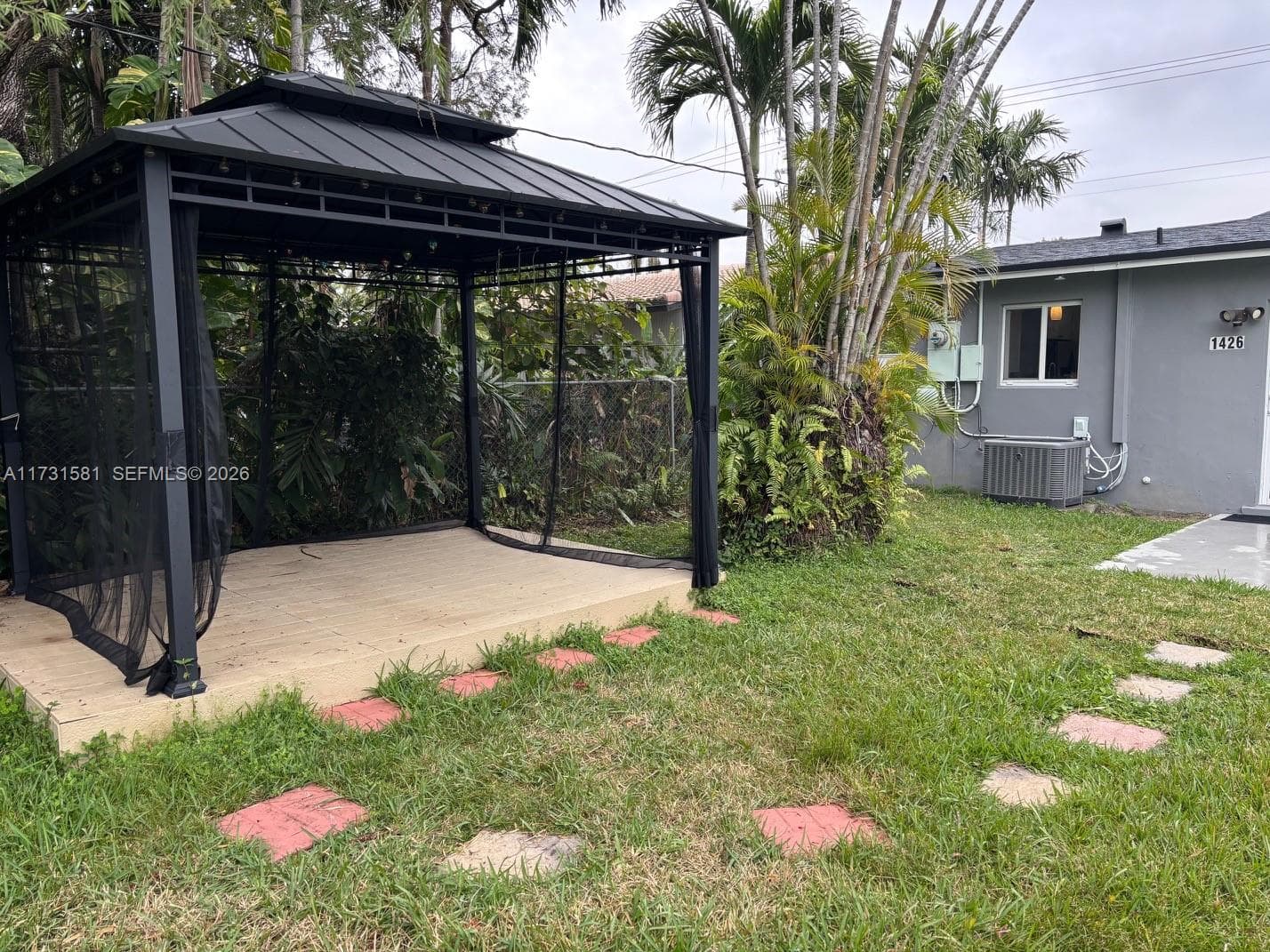 1426 Arthur St photo 21