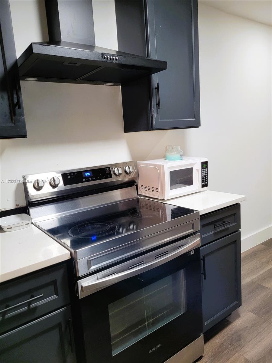 TALLWOOD CONDO · #204 in Hollywood - Photo 8