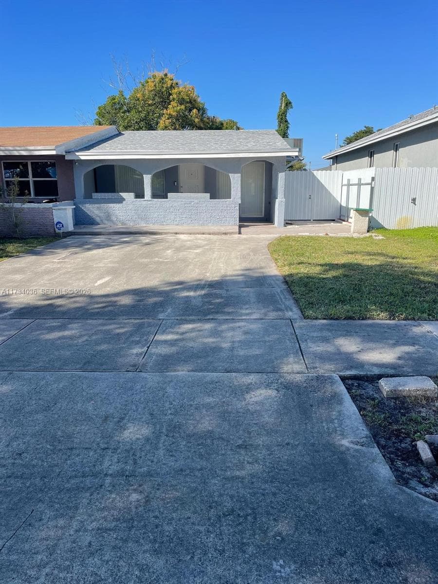 1187 NW 29th Ter photo 3